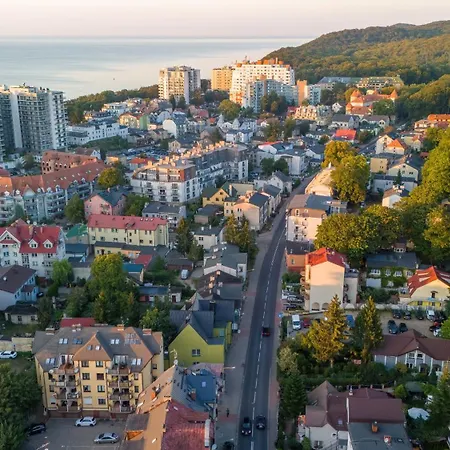 Bright & Spacious Family In With Parking And 3 Balconies By Renters 아파트