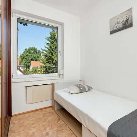 דירה Bright & Spacious Family In With Parking And 3 Balconies By Renters מידזיזדרויה