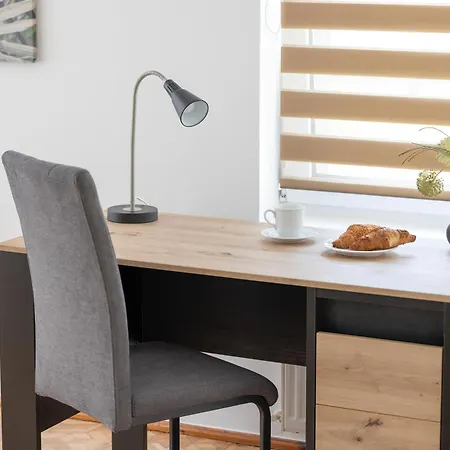 דירה Bright & Spacious Family In With Parking And 3 Balconies By Renters