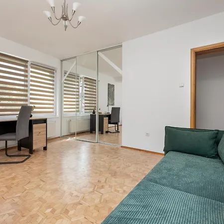 Bright & Spacious Family In With Parking And 3 Balconies By Renters *