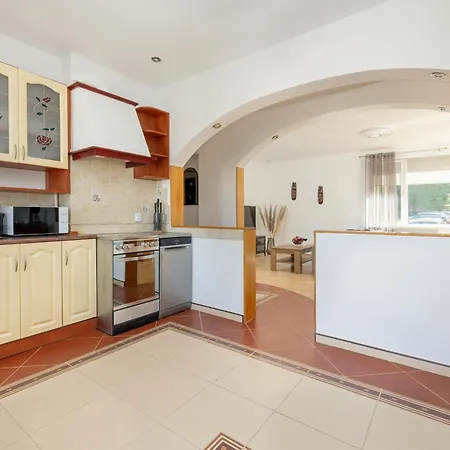 Bright & Spacious Family In With Parking And 3 Balconies By Renters מידזיזדרויה