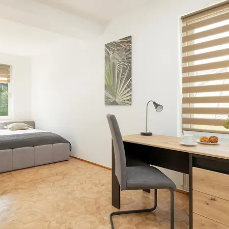 דירה Bright & Spacious Family In With Parking And 3 Balconies By Renters *